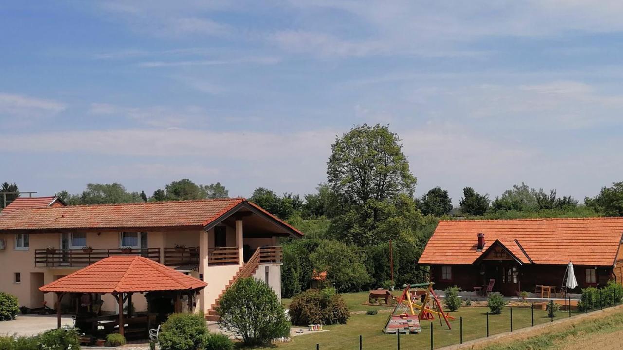 Apartments Kozjan Karlovac Ngoại thất bức ảnh